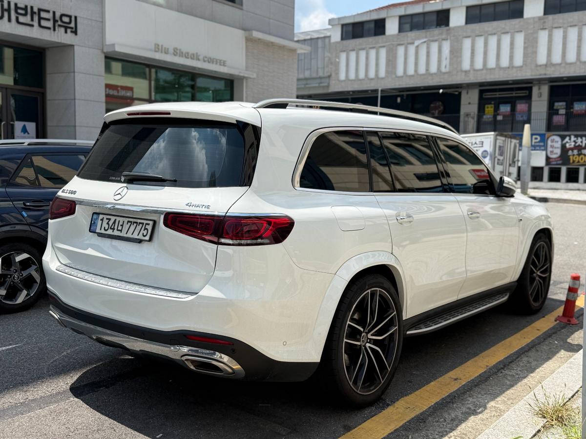 벤츠 GLS 580 4MATIC 사진 3