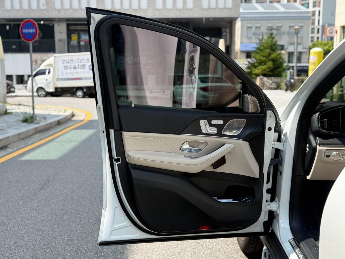 벤츠 GLS 580 4MATIC 사진 12