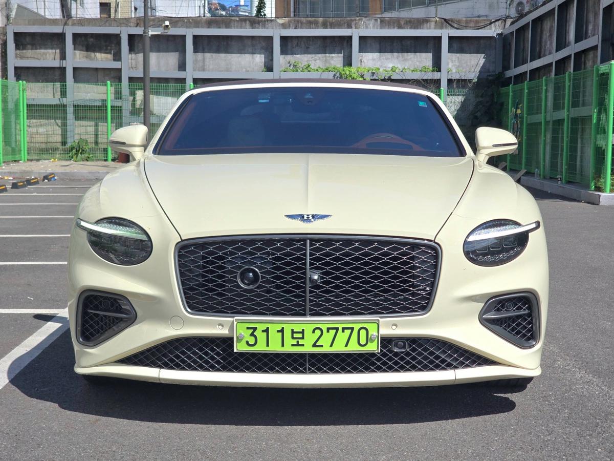 벤틀리 컨티넨탈 GTC 사진 1