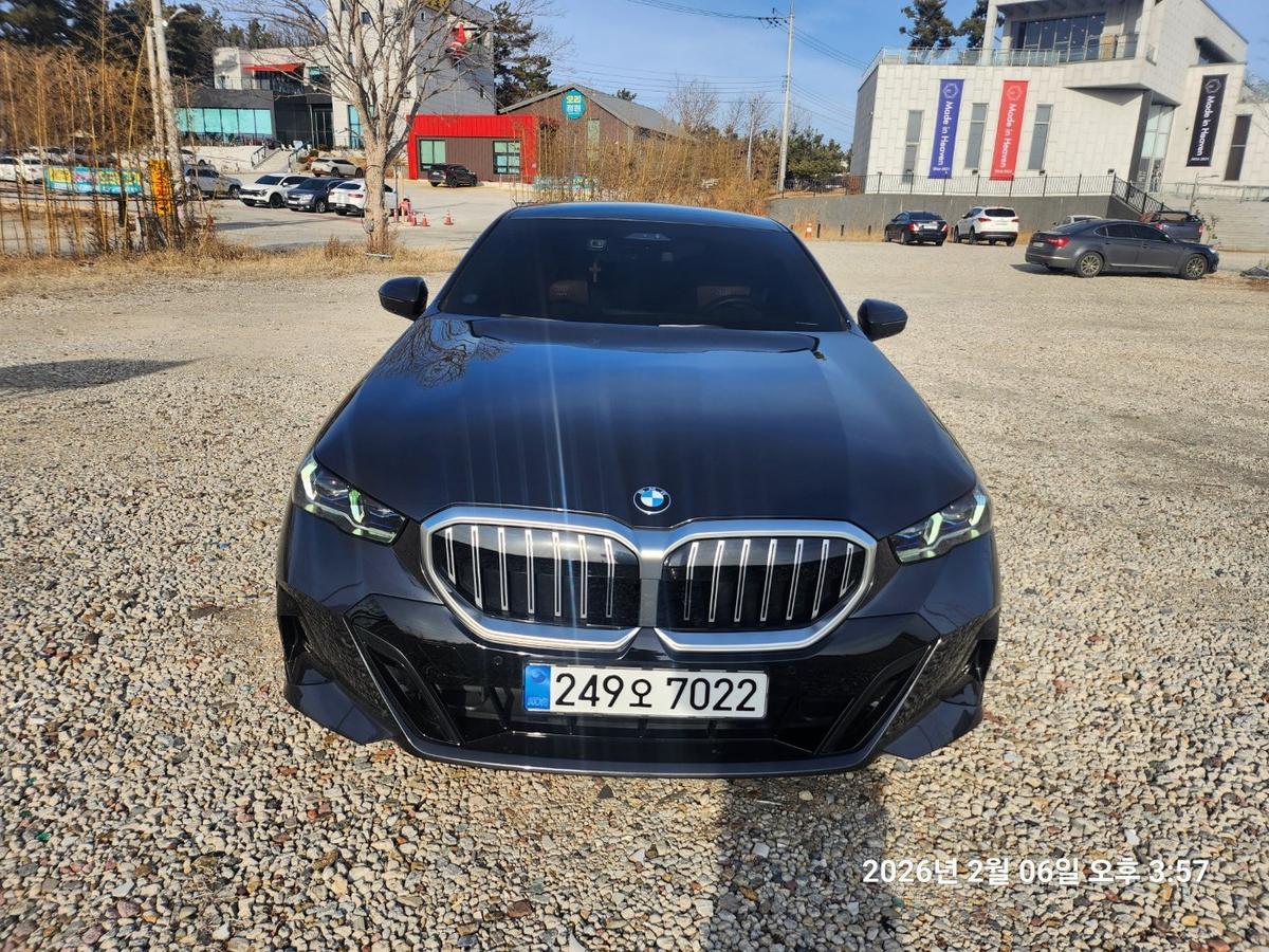 BMW 5시리즈 520i M Sport 사진 1