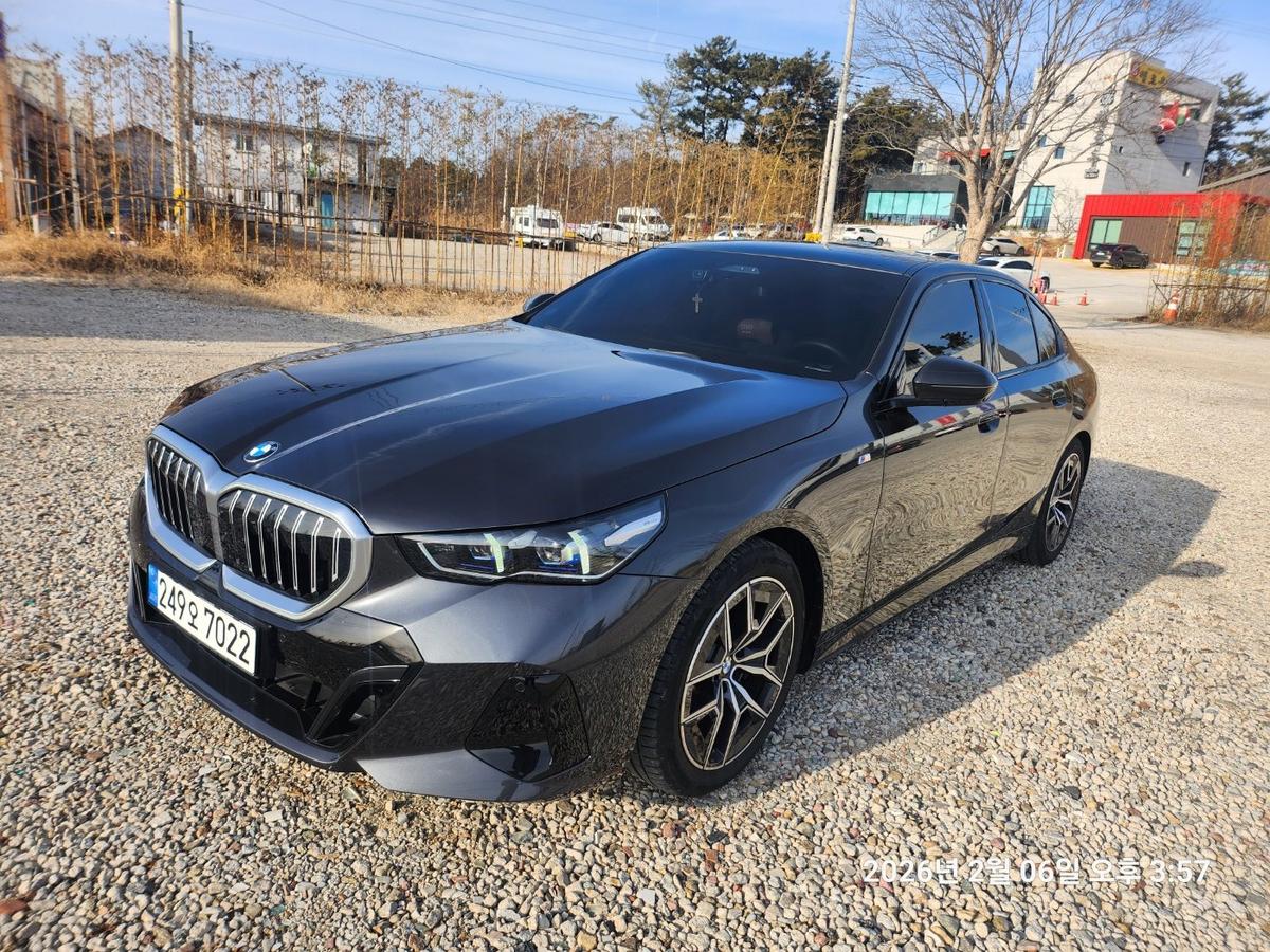 BMW 5시리즈 520i M Sport 사진 2