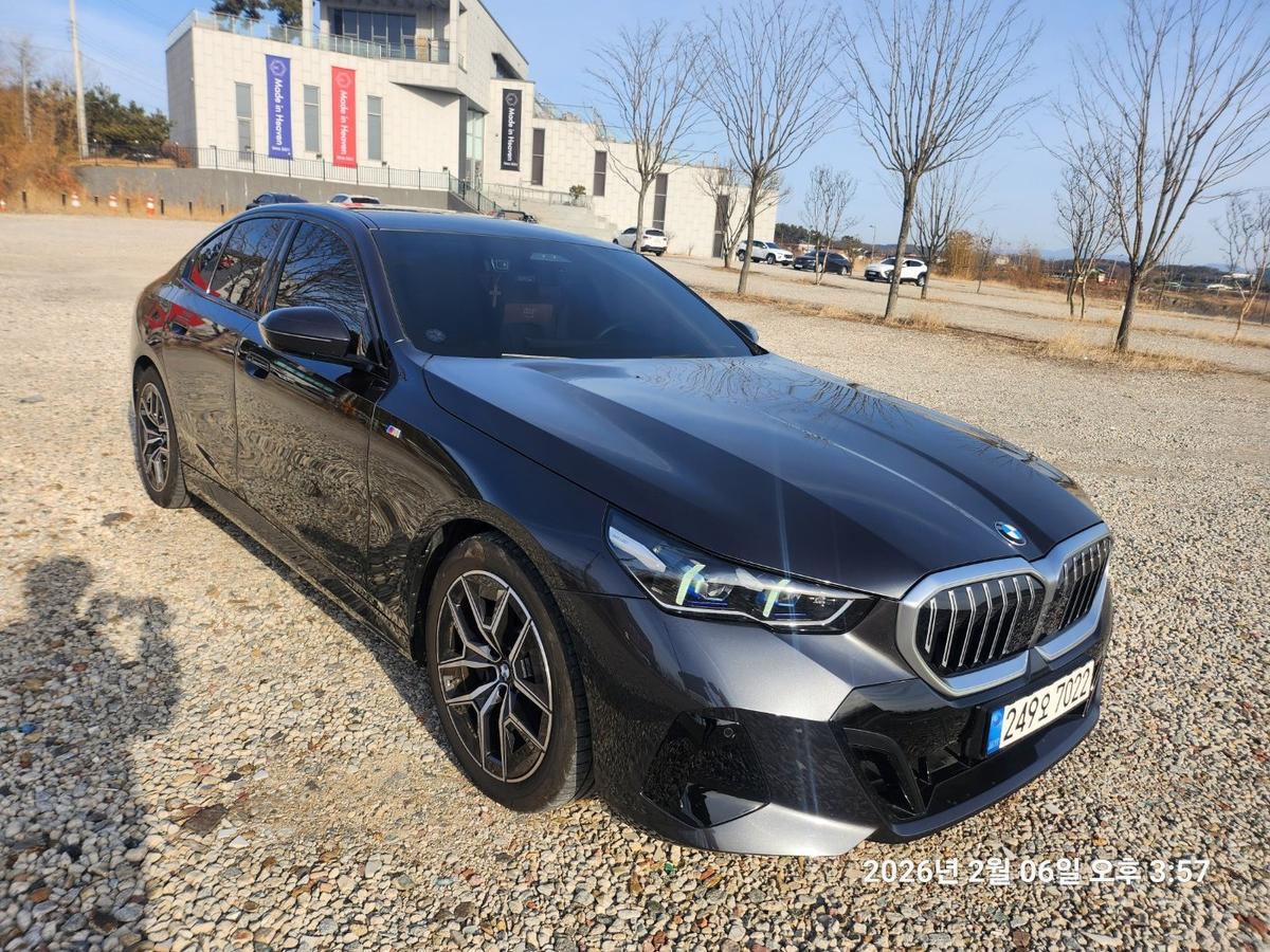 BMW 5시리즈 520i M Sport 사진 3