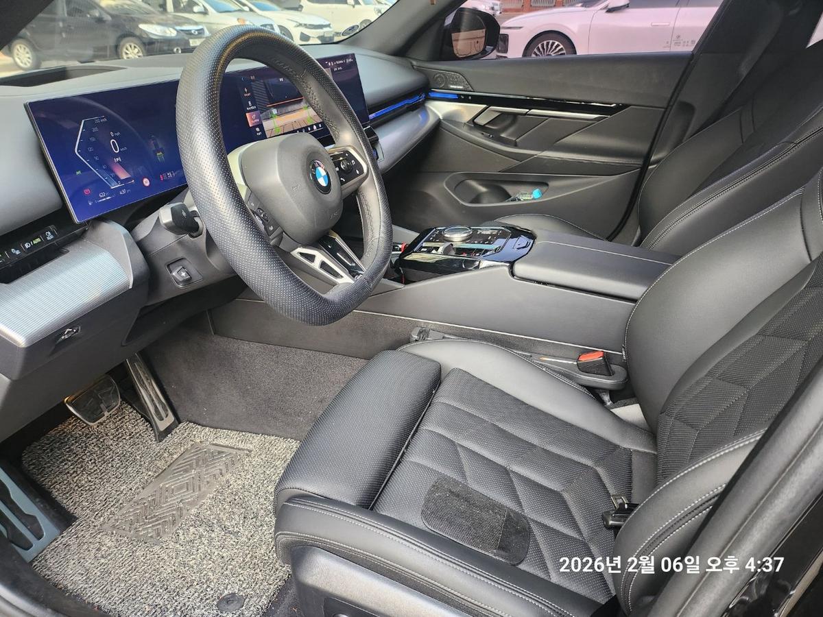 BMW 5시리즈 520i M Sport 사진 11