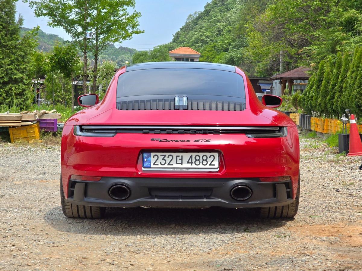 포르쉐 911 카레라 4 GTS 사진 8