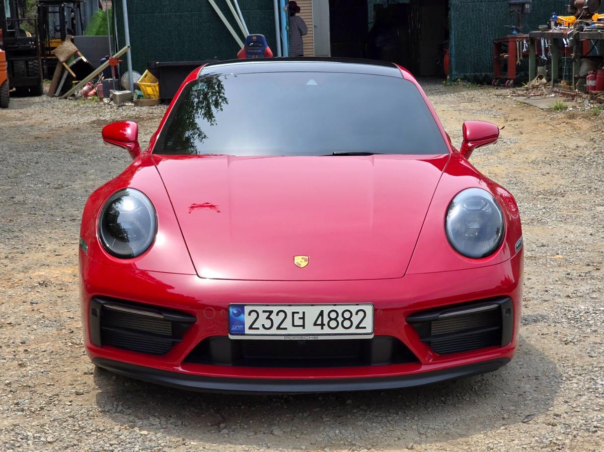 포르쉐 911 카레라 4 GTS 사진 1