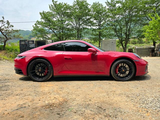 포르쉐 911 카레라 4 GTS 사진 3