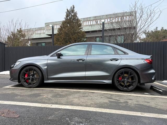 아우디 RS3 2.5 TFSI 콰트로 카본 에디션 사진 3