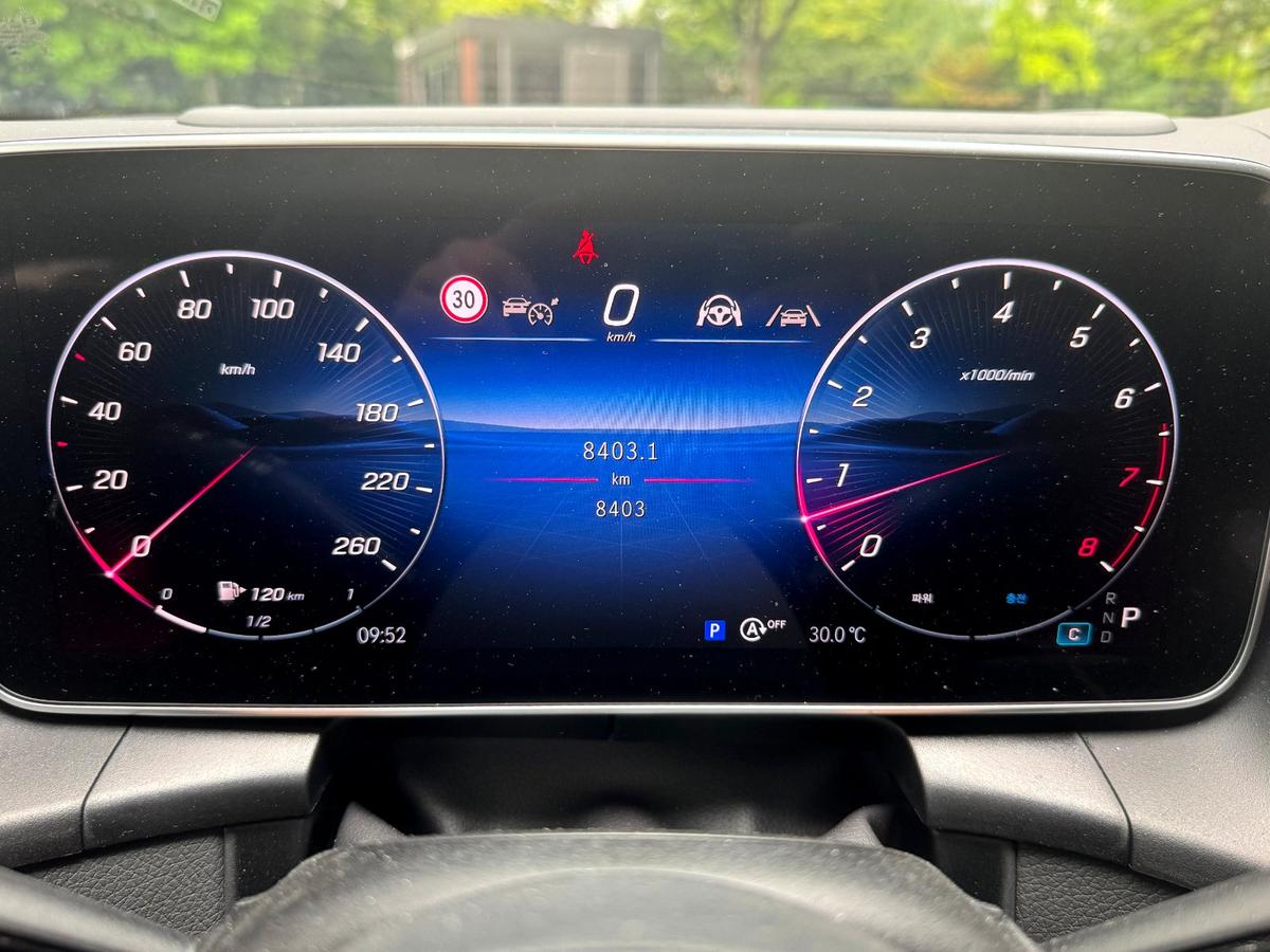 벤츠 GLC 쿠페 300 4MATIC Avantgarde 사진 12