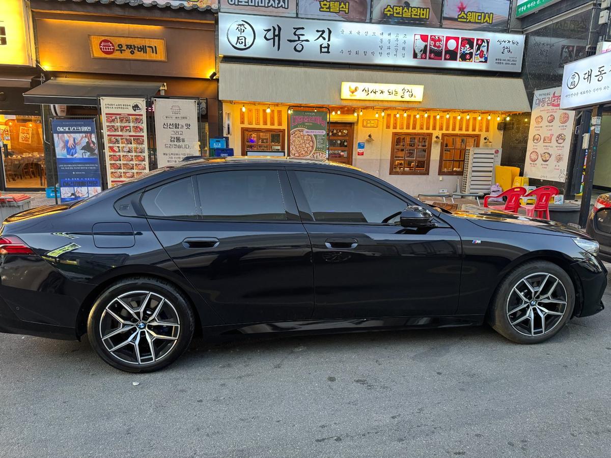 BMW 5시리즈 520i M Sport 사진 3