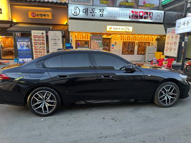 BMW 5시리즈 520i M Sport 사진 3