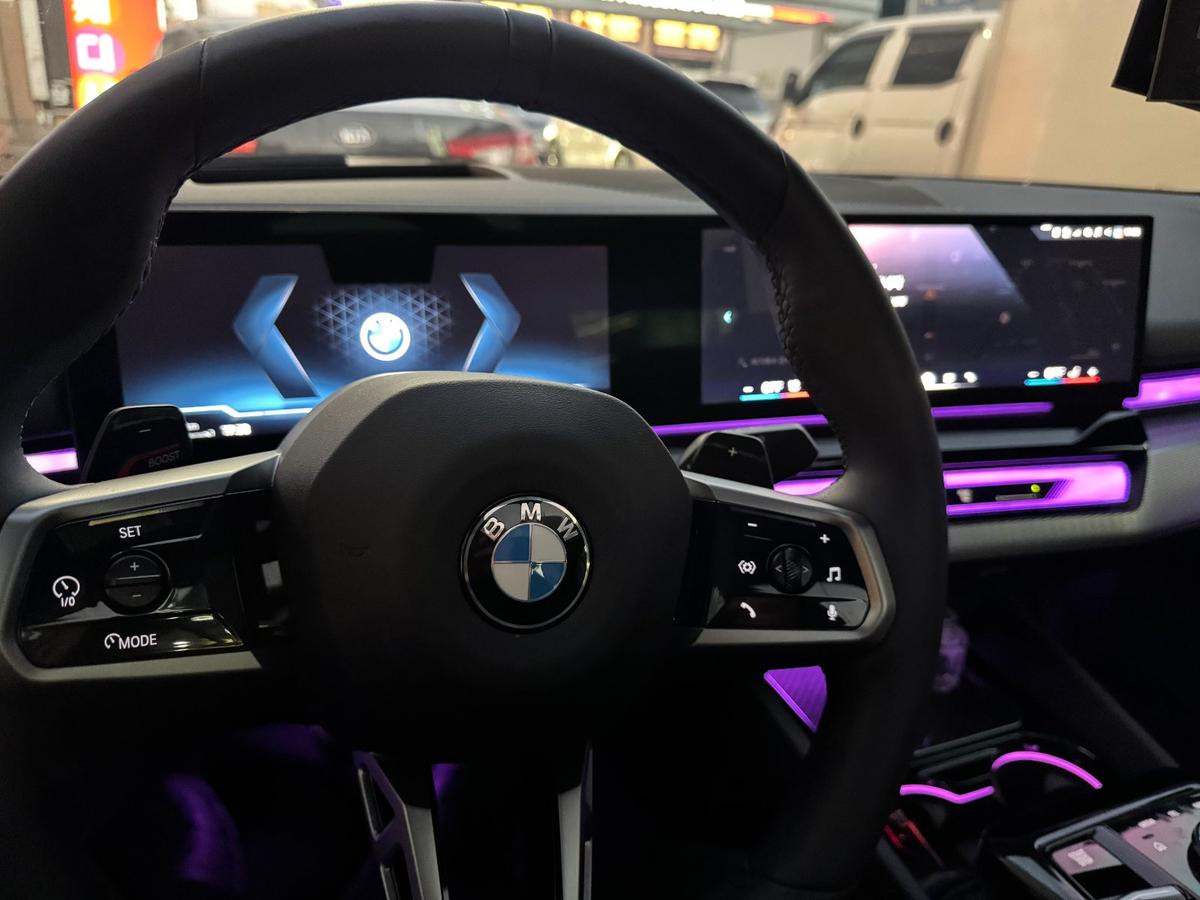 BMW 5시리즈 520i M Sport 사진 9