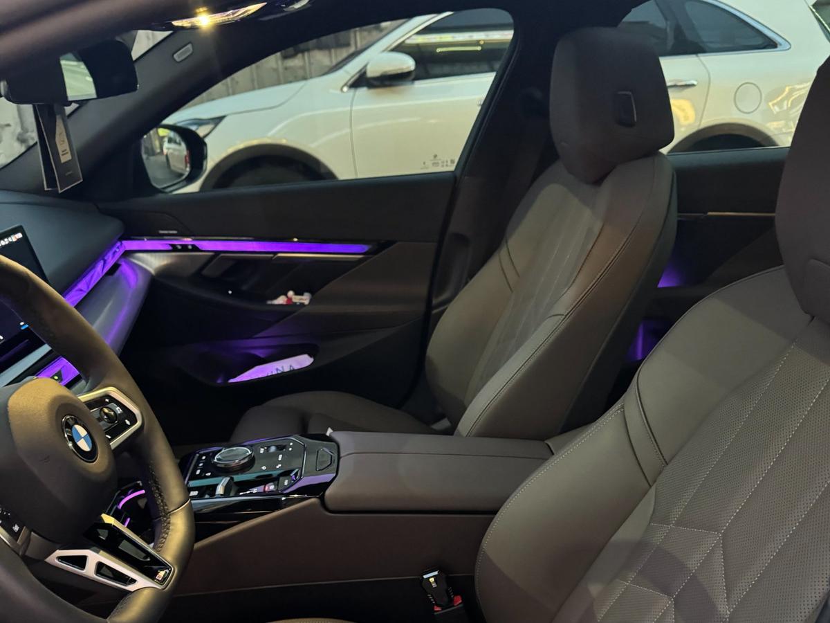 BMW 5시리즈 520i M Sport 사진 7