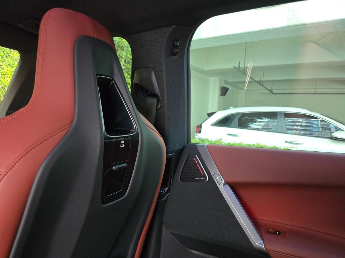BMW iX xDrive60 M Sport Pro Package 사진 8