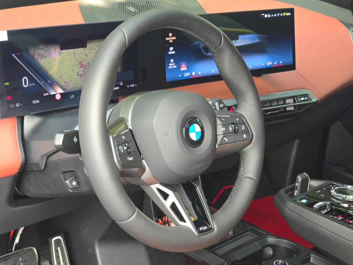 BMW iX xDrive60 M Sport Pro Package 사진 11