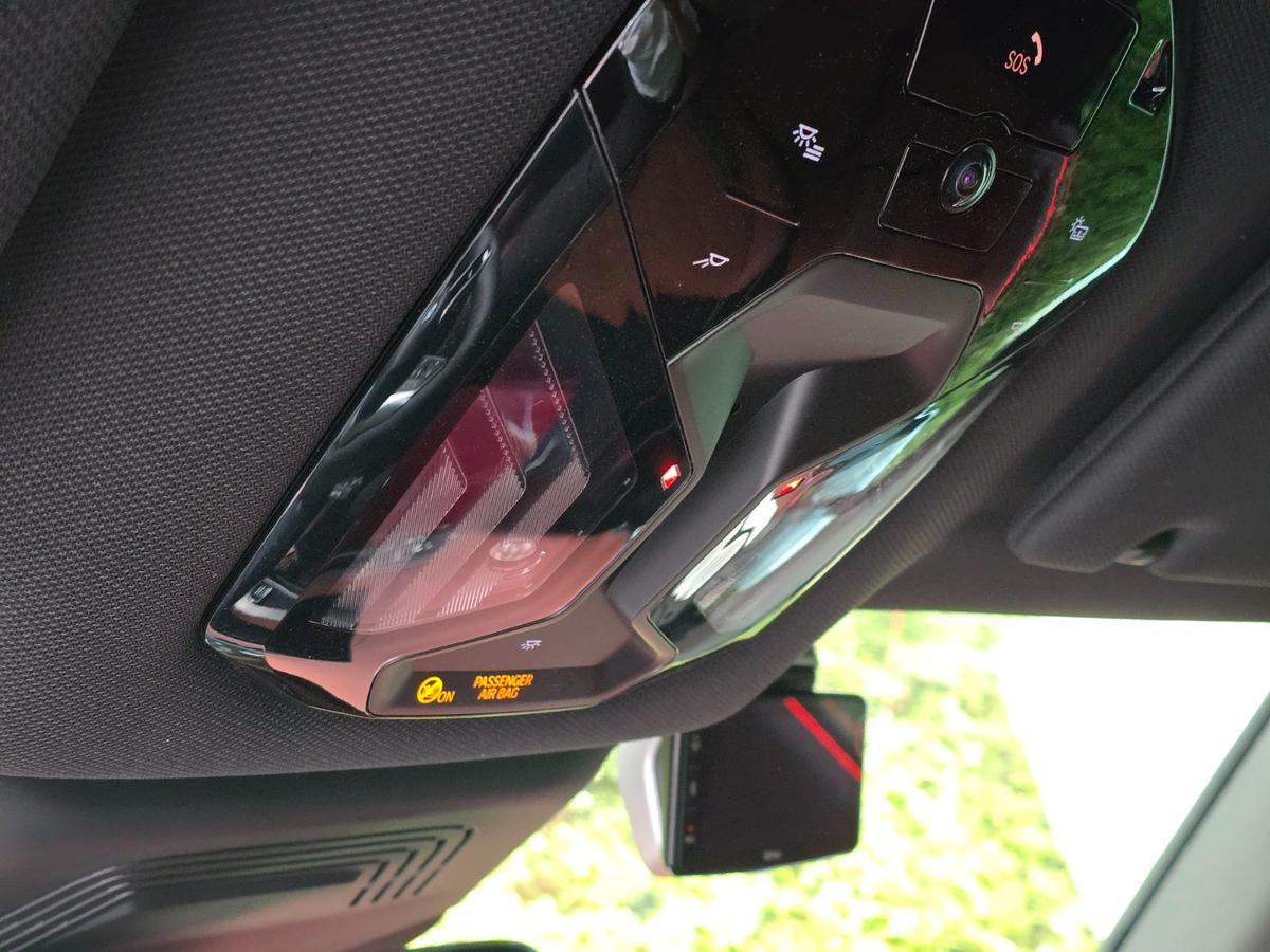 BMW iX xDrive60 M Sport Pro Package 사진 19