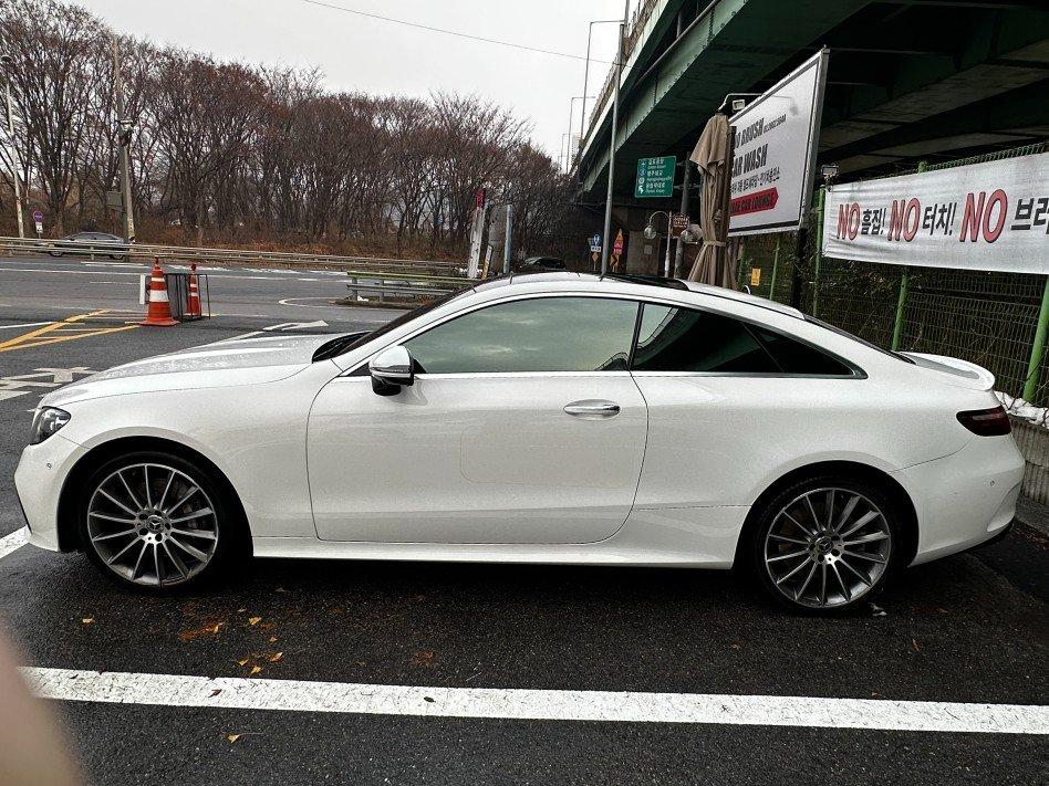 벤츠 E클래스 450 4MATIC 쿠페 사진 4